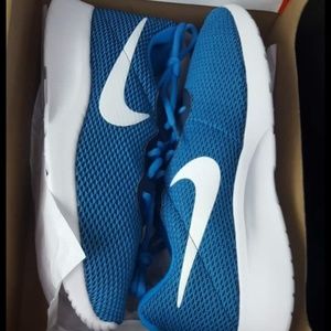 NIKE TANJUN SE